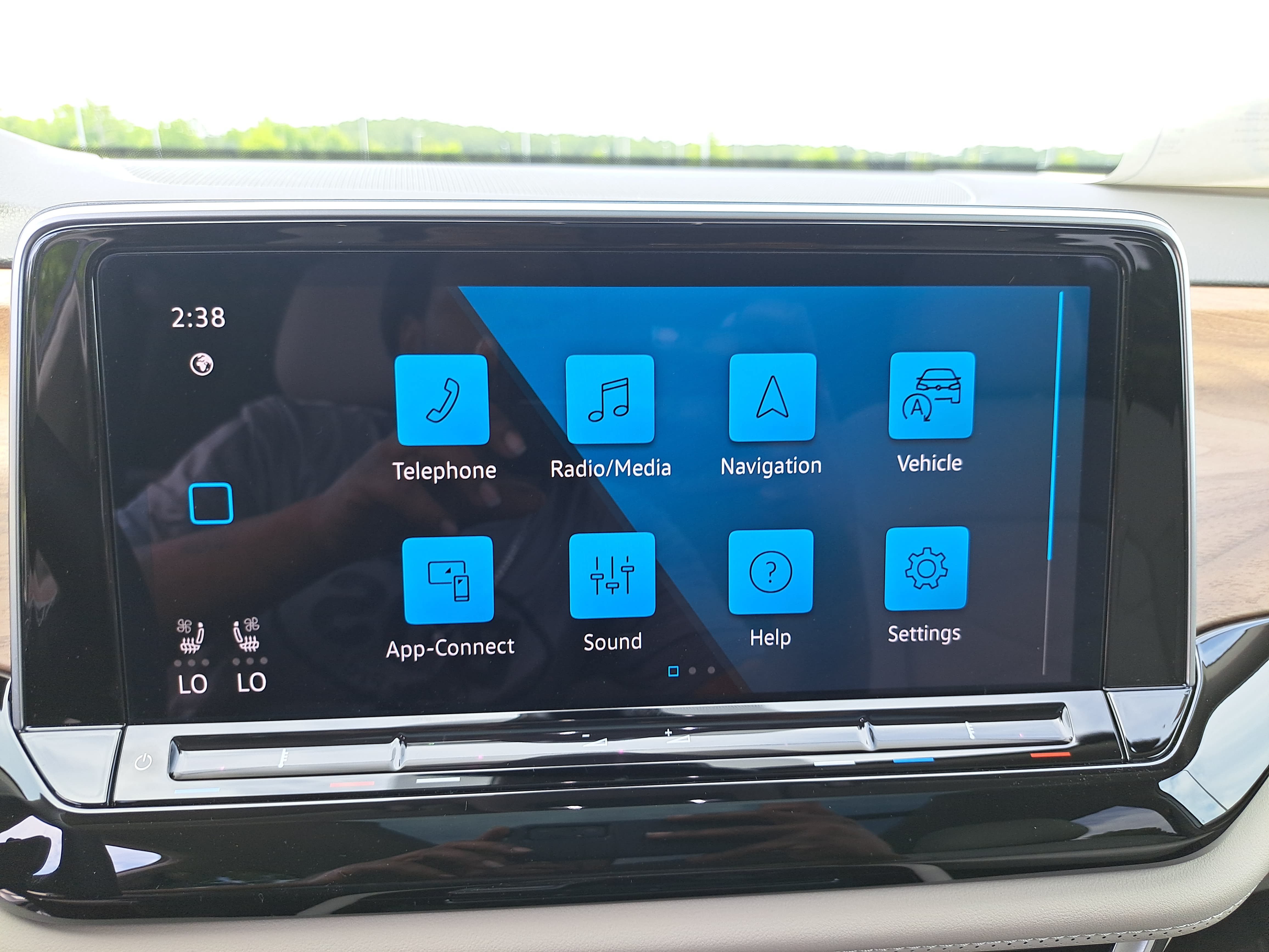New 2026 Volkswagen Atlas SE FWD image 23
