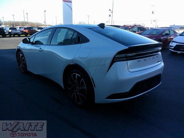 Used 2024 Toyota Prius Prime image 4