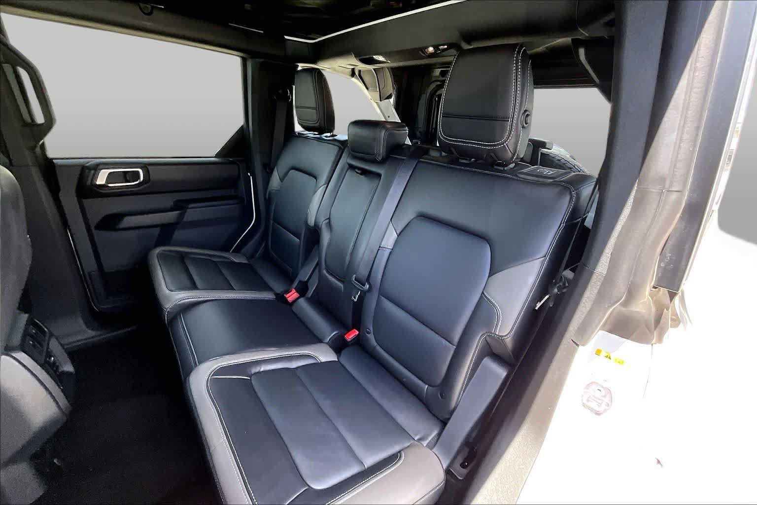 Used 2025 Ford Bronco Outer Banks AWD/4WD image 17