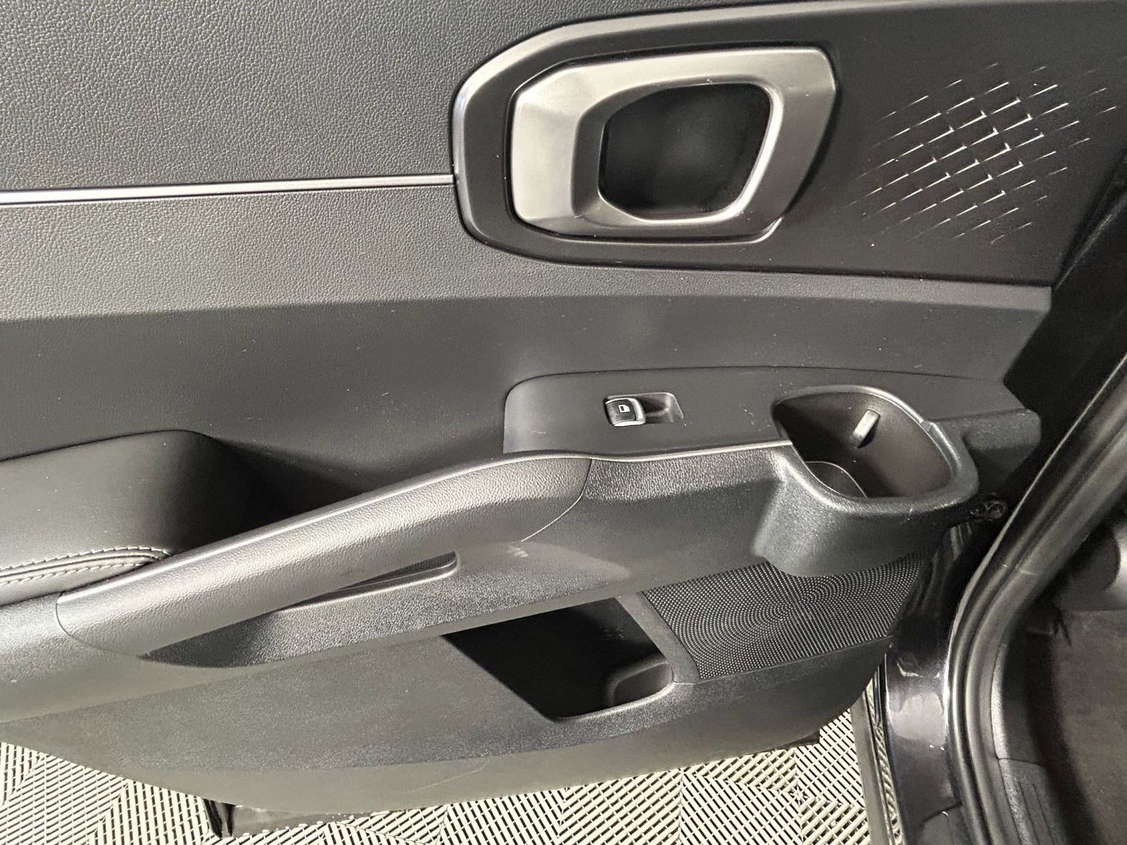 Certified 2025 Kia Sorento S image 15