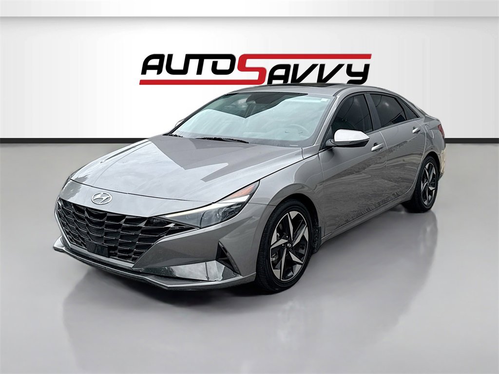 Used 2023 Hyundai Elantra Limited image 3