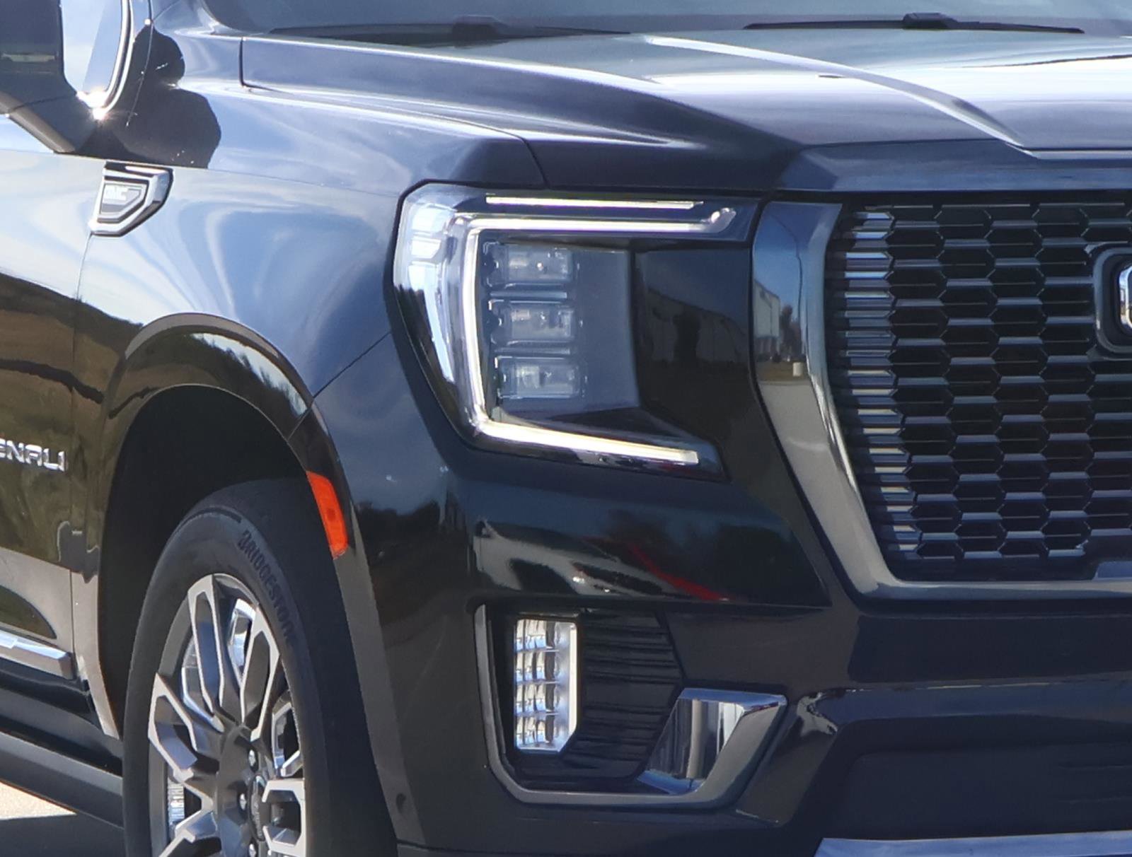 Used 2024 GMC Yukon Denali Ultimate image 7