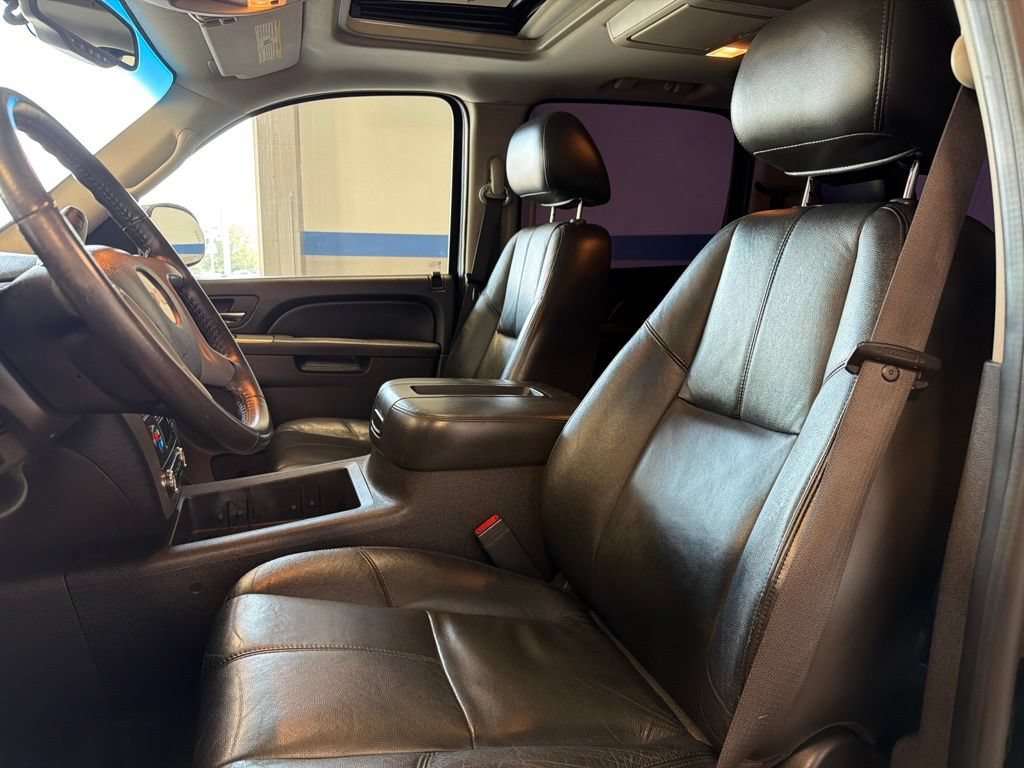 Used 2011 Chevrolet Suburban LT AWD/4WD image 21