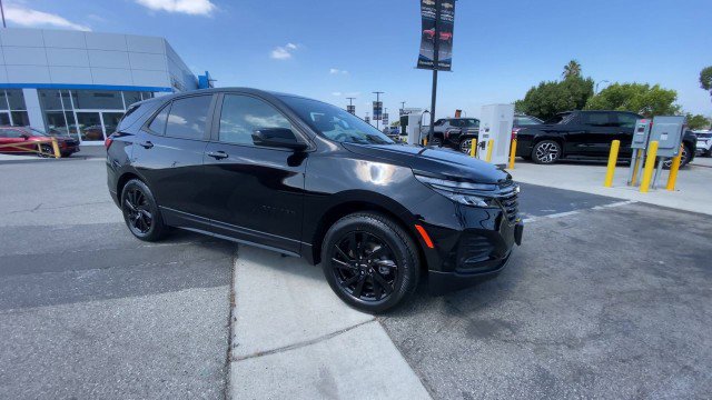 Used 2024 Chevrolet Equinox LS w/ Midnight Edition image 2