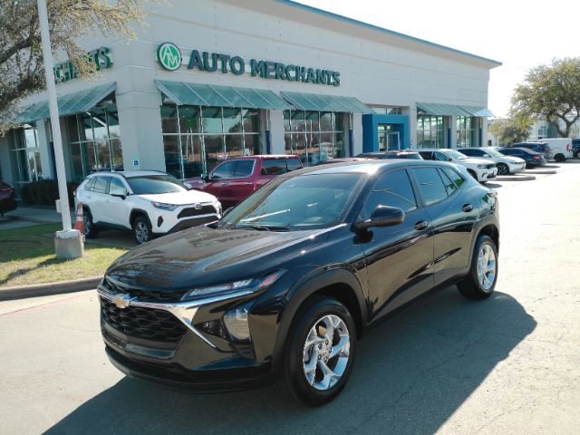 Used 2025 Chevrolet Trax LS w/ LS Convenience Package image 1