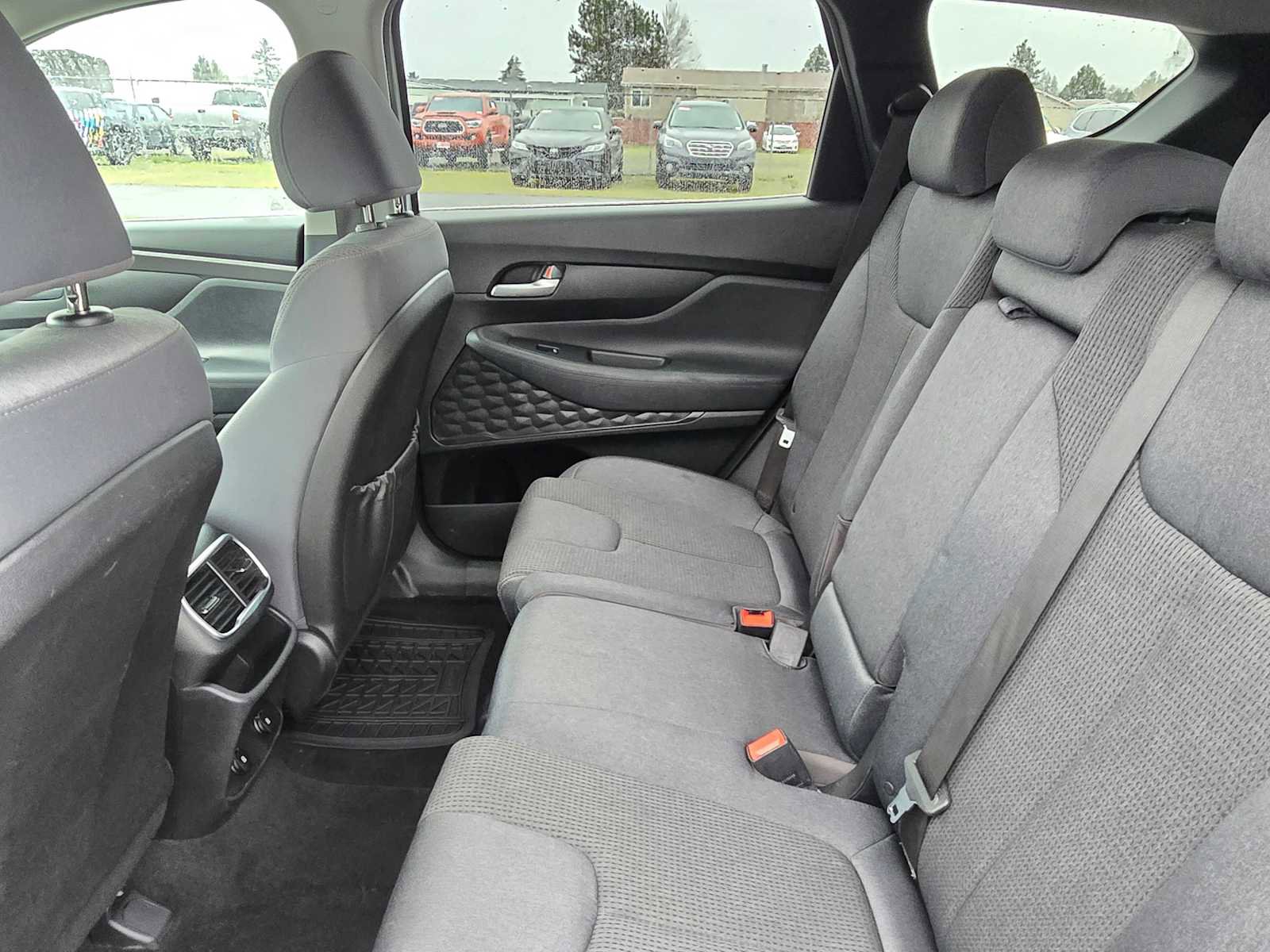 Used 2019 Hyundai Santa Fe SE image 18