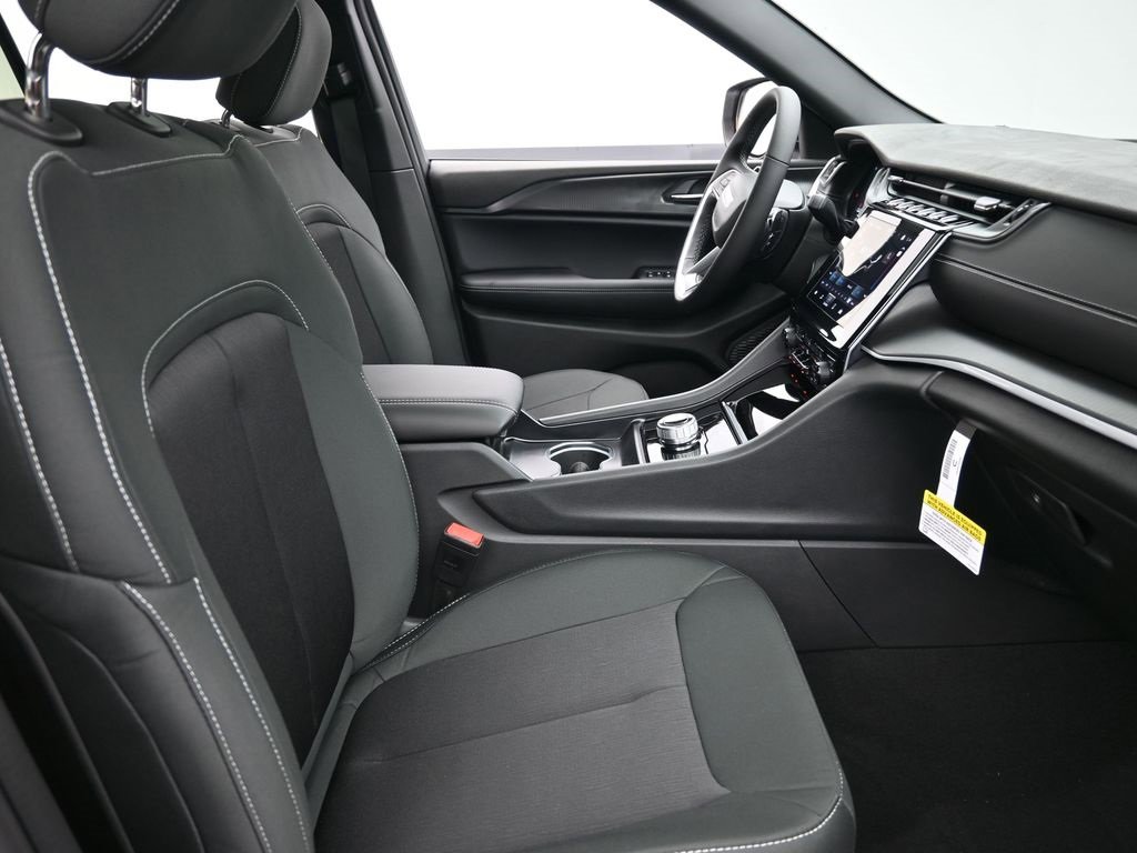 New 2025 Jeep Grand Cherokee Laredo X w/ Luxury Tech Group I image 20