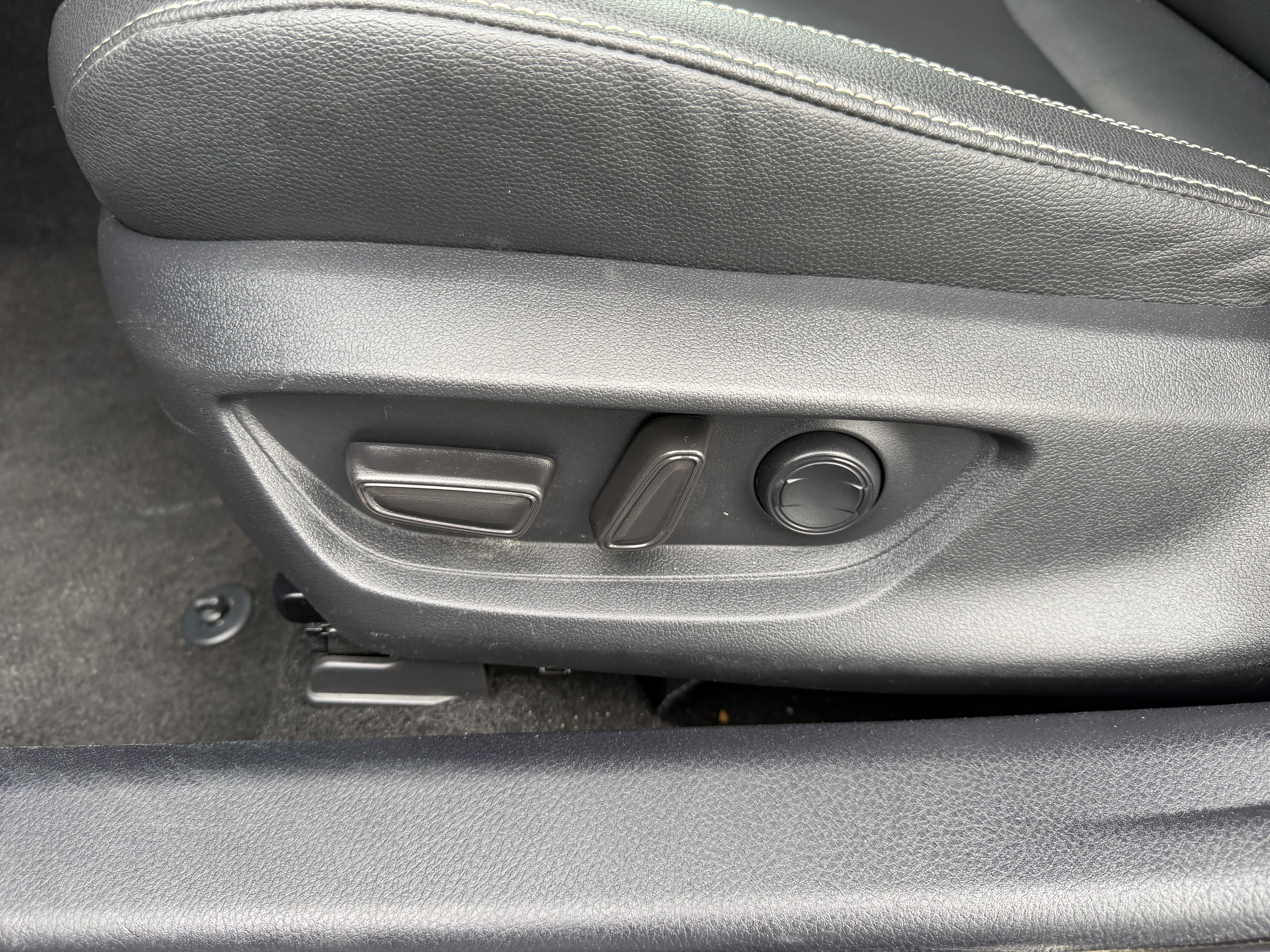 Certified 2025 Toyota Camry SE FWD image 23
