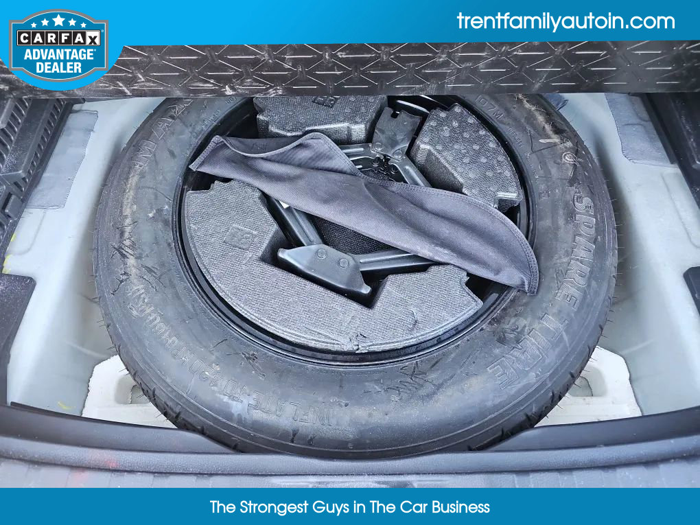 Used 2021 Toyota RAV4 XLE Premium image 17