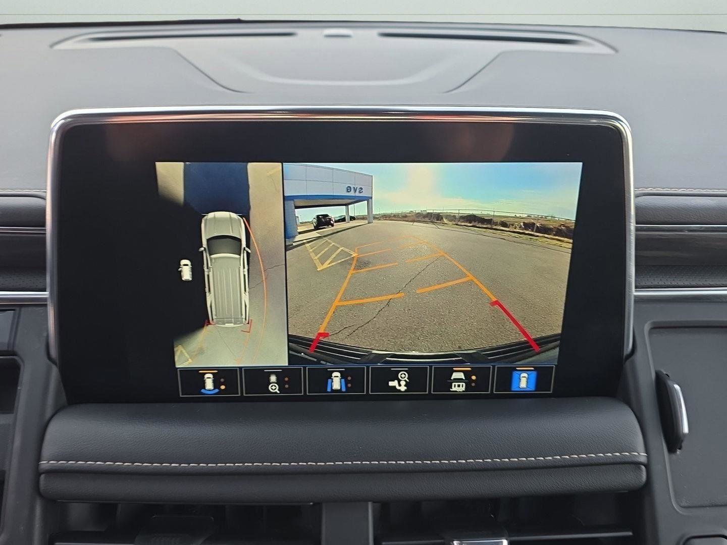 Used 2022 GMC Yukon SLT w/ SLT Premium Package image 24