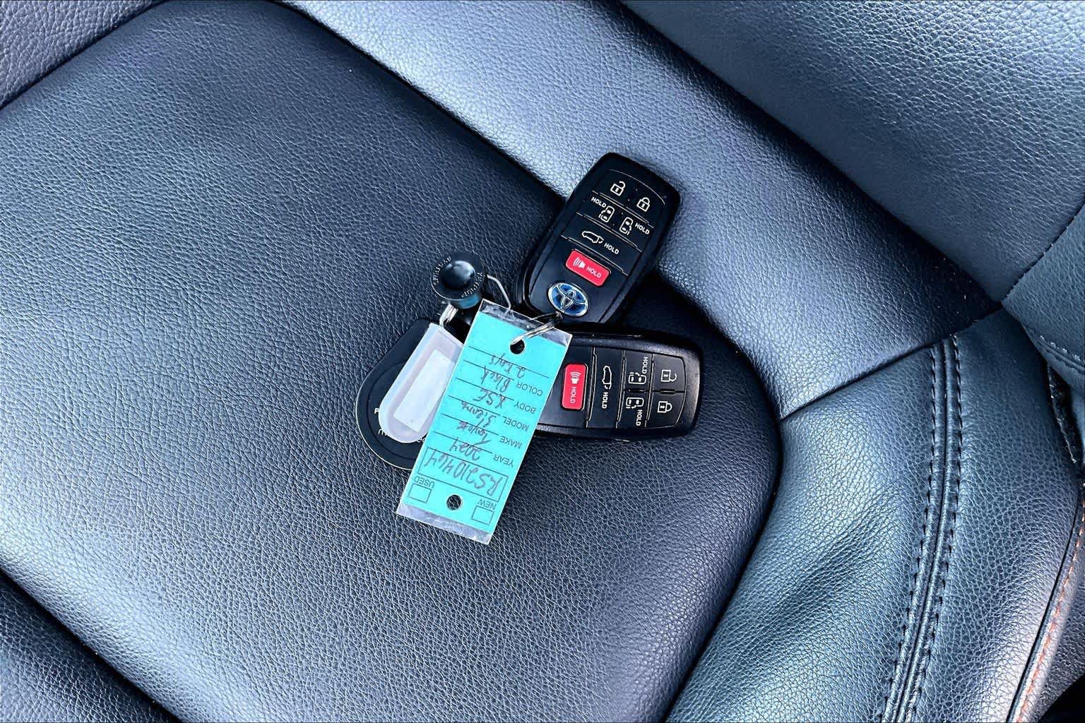 Certified 2024 Toyota Sienna XSE FWD image 15