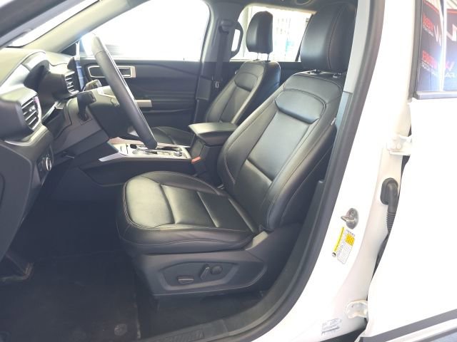 Used 2024 Ford Explorer XLT w/ Equipment Group 202A AWD/4WD image 11