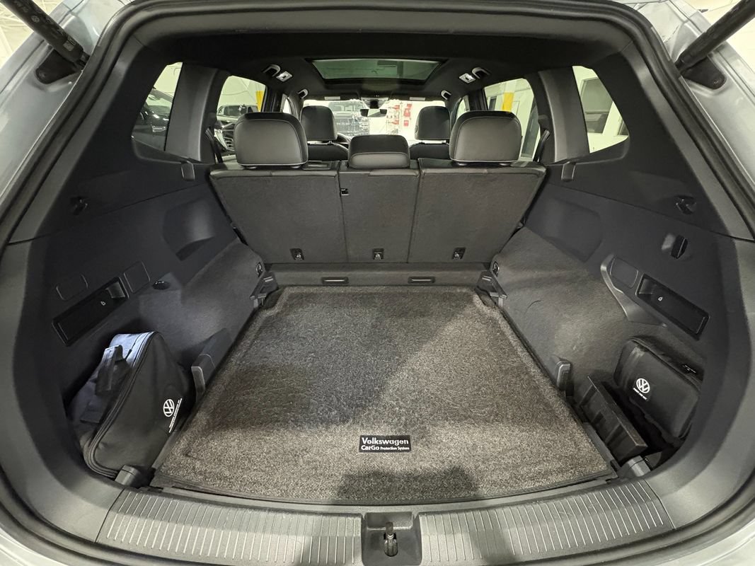 Used 2022 Volkswagen Tiguan SE R-Line AWD/4WD image 40