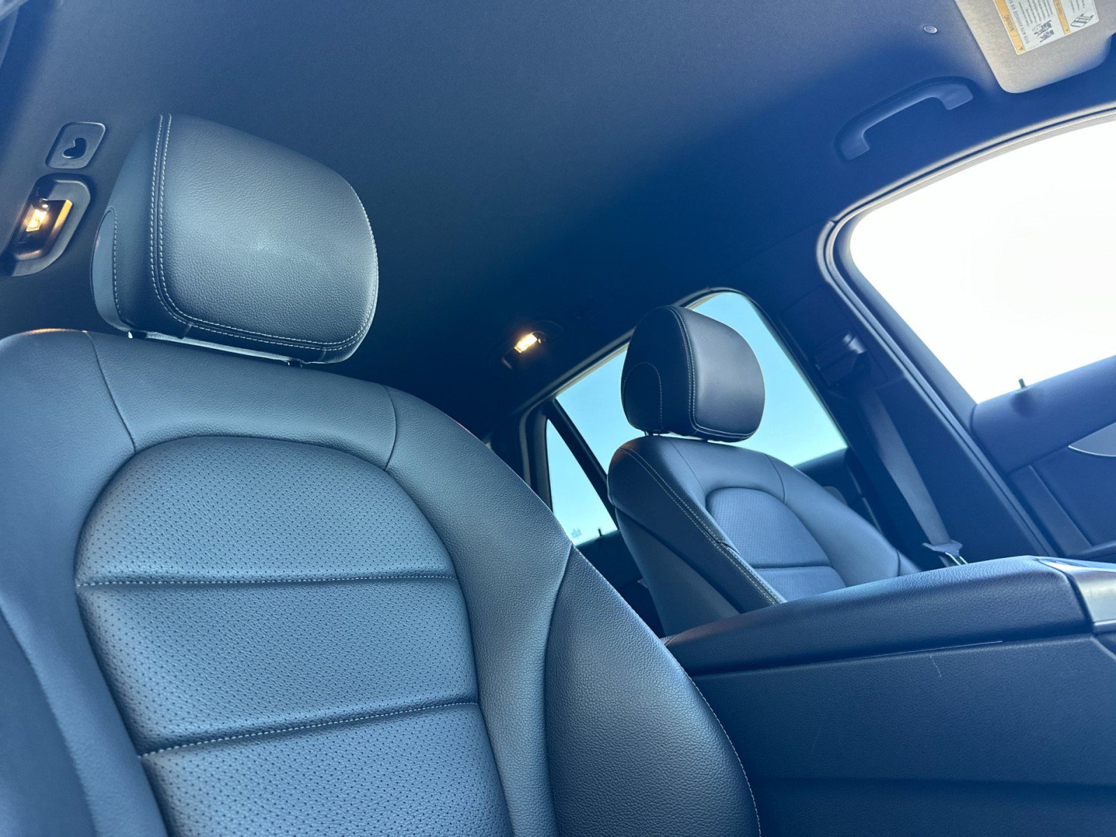 Used 2022 Mercedes-Benz GLC 300 4MATIC image 17