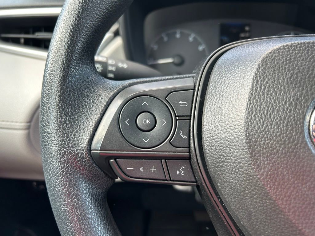 Used 2025 Toyota Corolla Cross L image 17