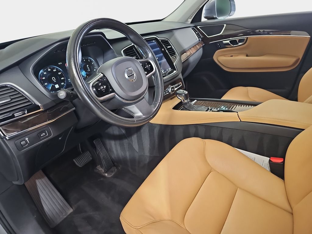 Used 2016 Volvo XC90 T6 Momentum AWD/4WD image 19