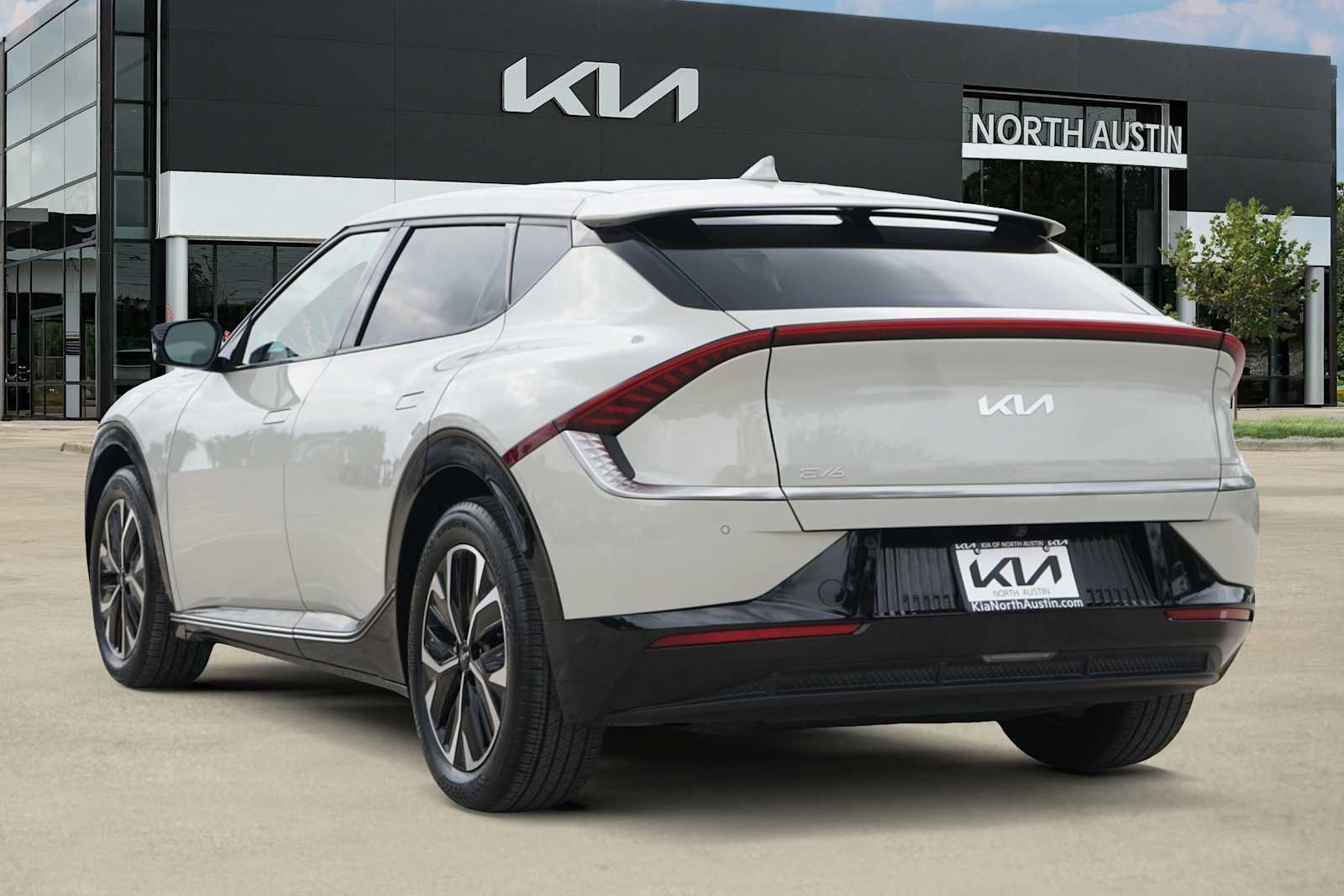 Used 2023 Kia EV6 Wind RWD image 4