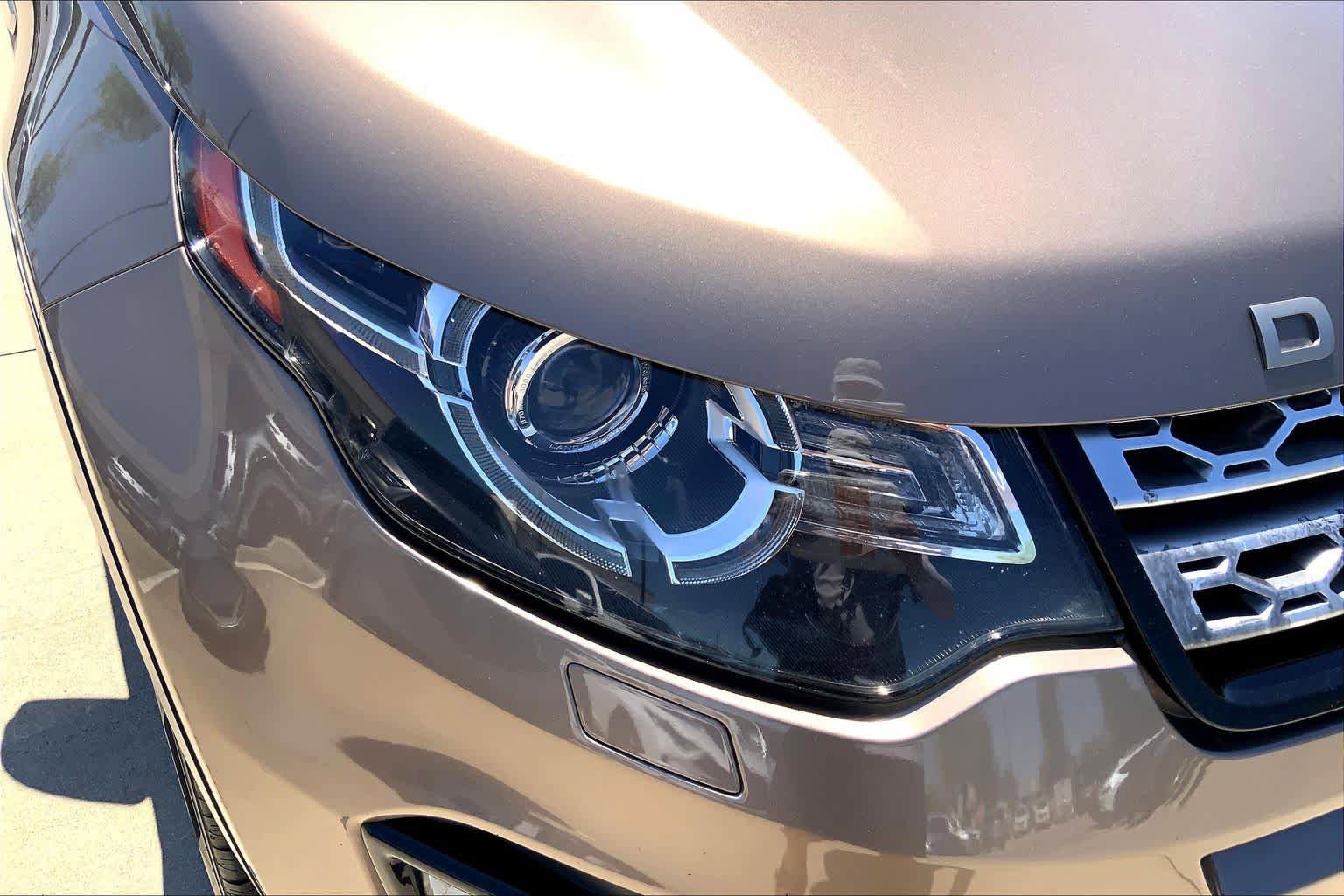 Used 2016 Land Rover Discovery Sport HSE AWD/4WD image 28
