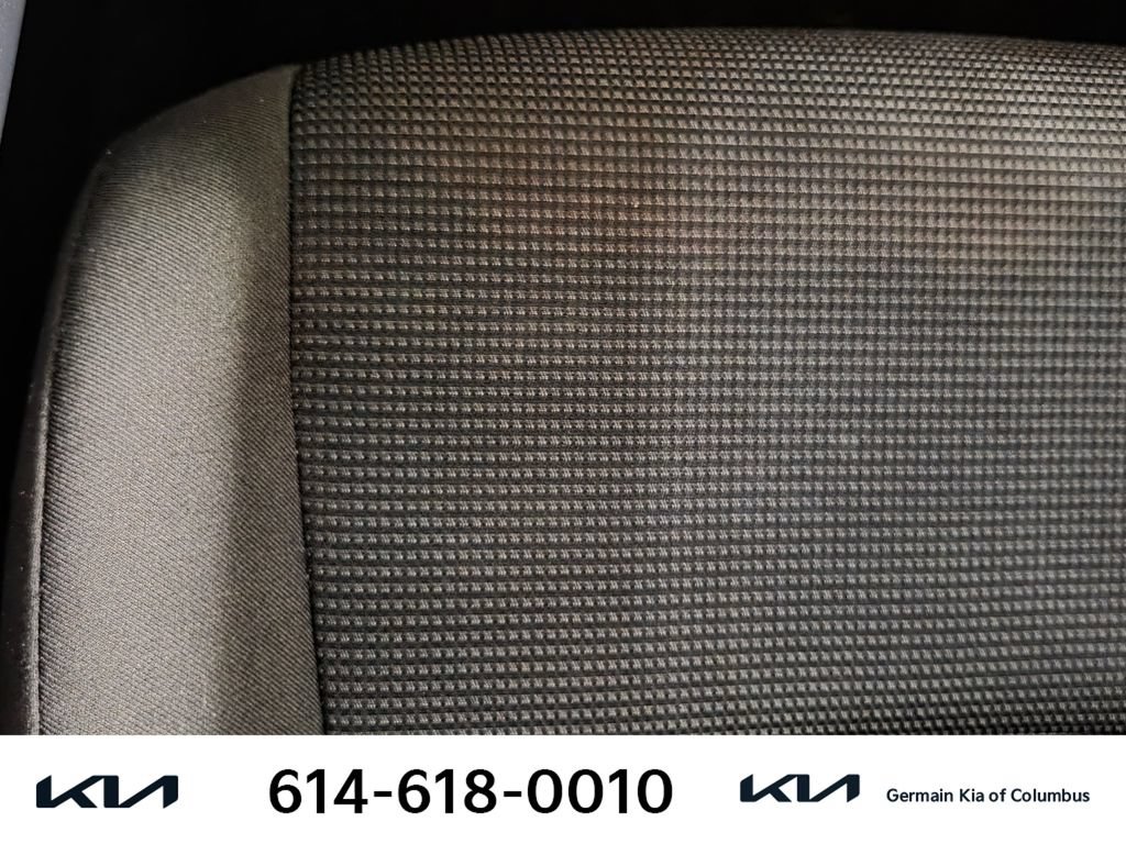 Used 2021 Toyota RAV4 LE AWD/4WD image 27