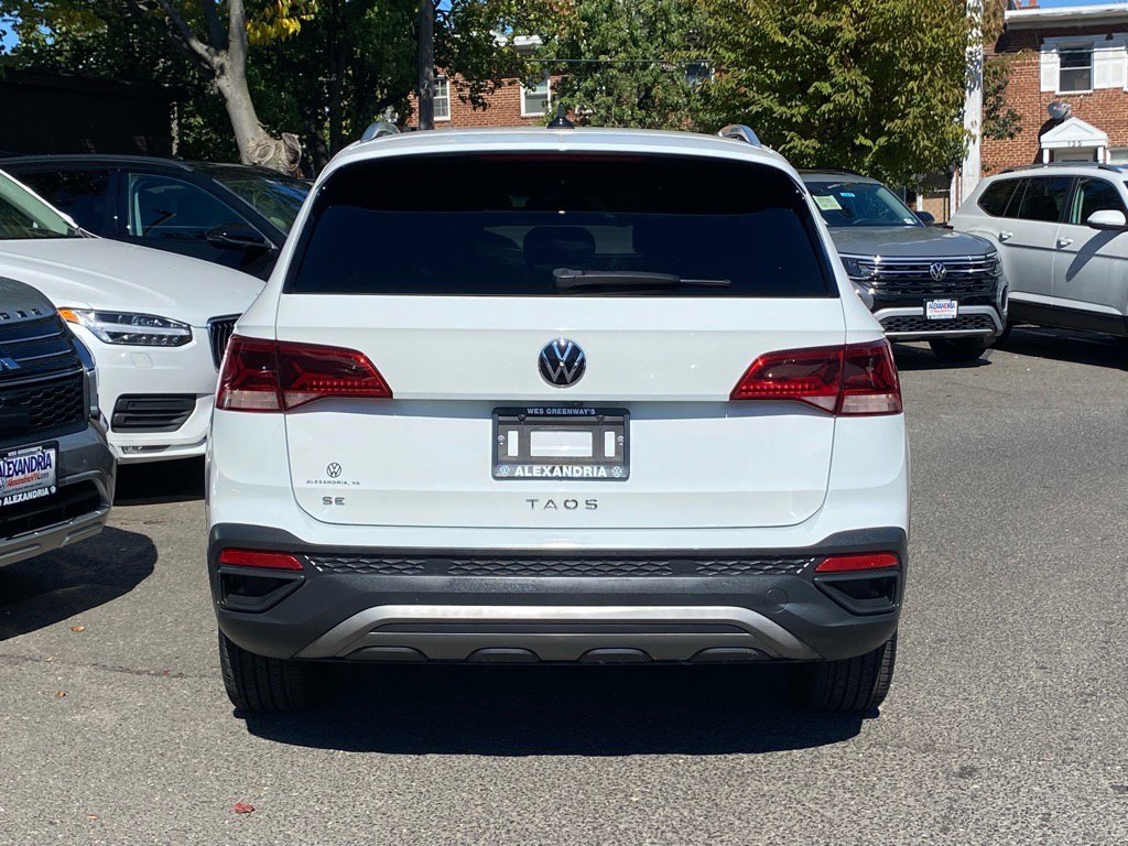 Used 2022 Volkswagen Taos SE image 4