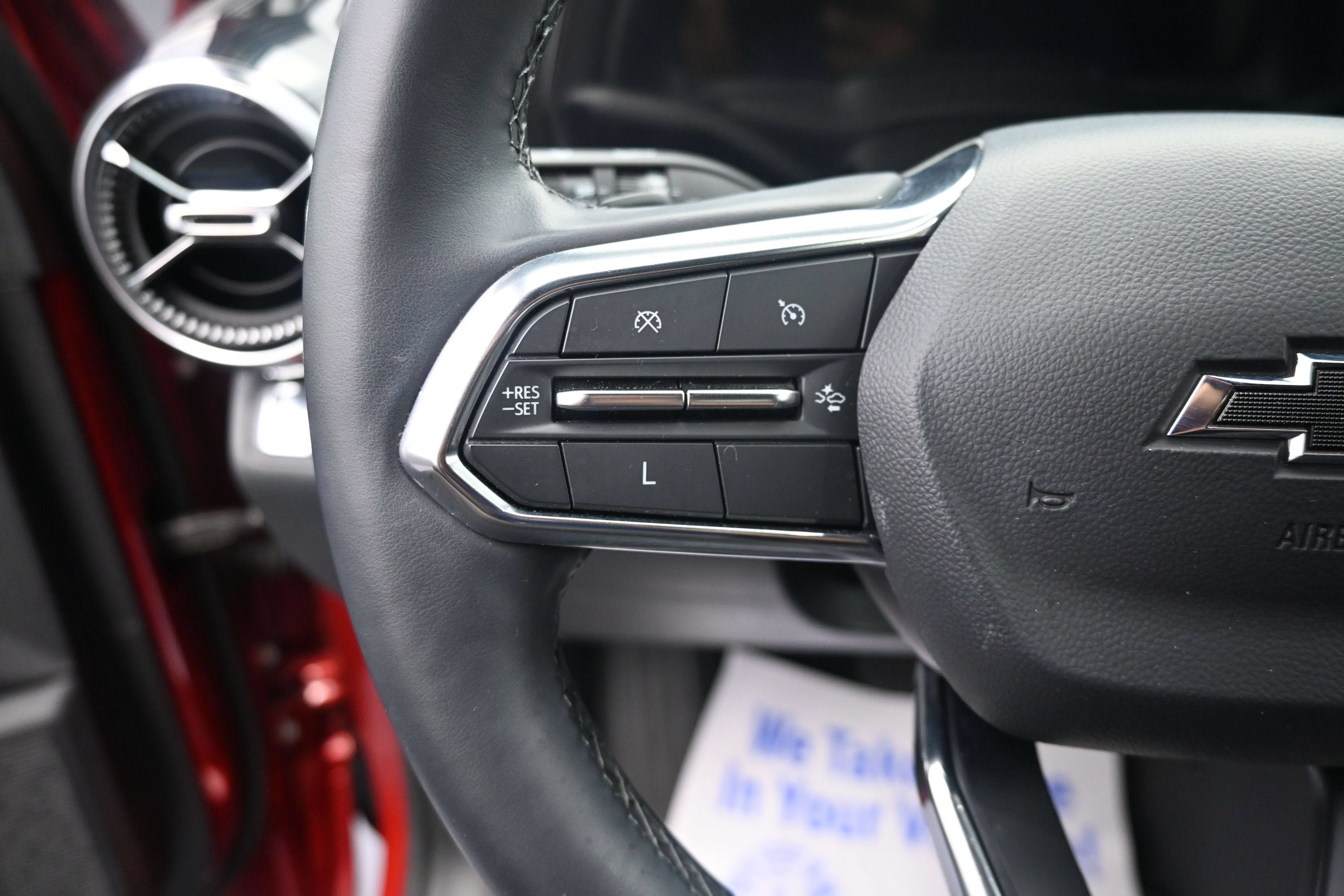 Used 2025 Chevrolet Equinox LT w/ Midnight Edition FWD image 12