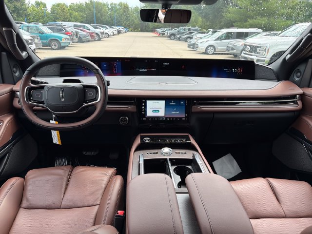 New 2026 Lincoln Navigator Reserve AWD/4WD image 17