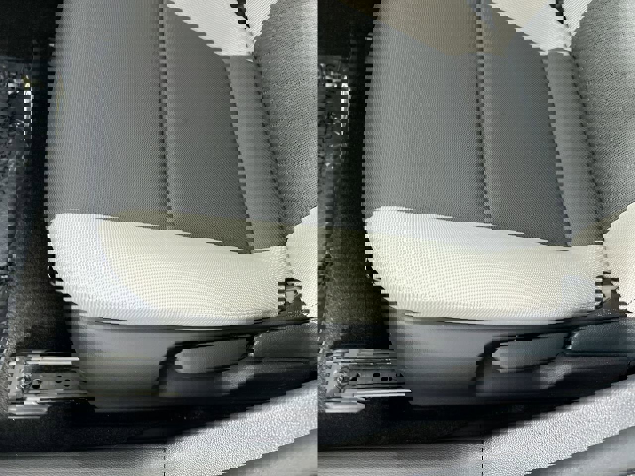 Used 2025 Toyota Corolla LE image 13