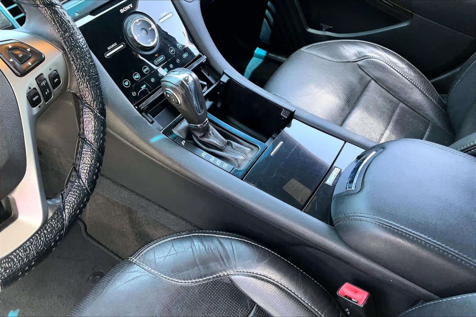 Used 2013 Ford Taurus Limited FWD image 14