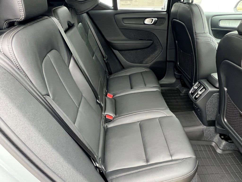 New 2026 Volvo XC40 B5 Ultra w/ Protection Package Premier image 11
