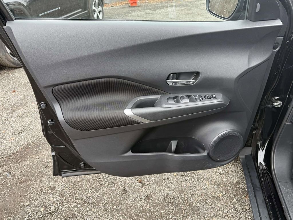 Used 2021 Nissan Kicks SV image 12