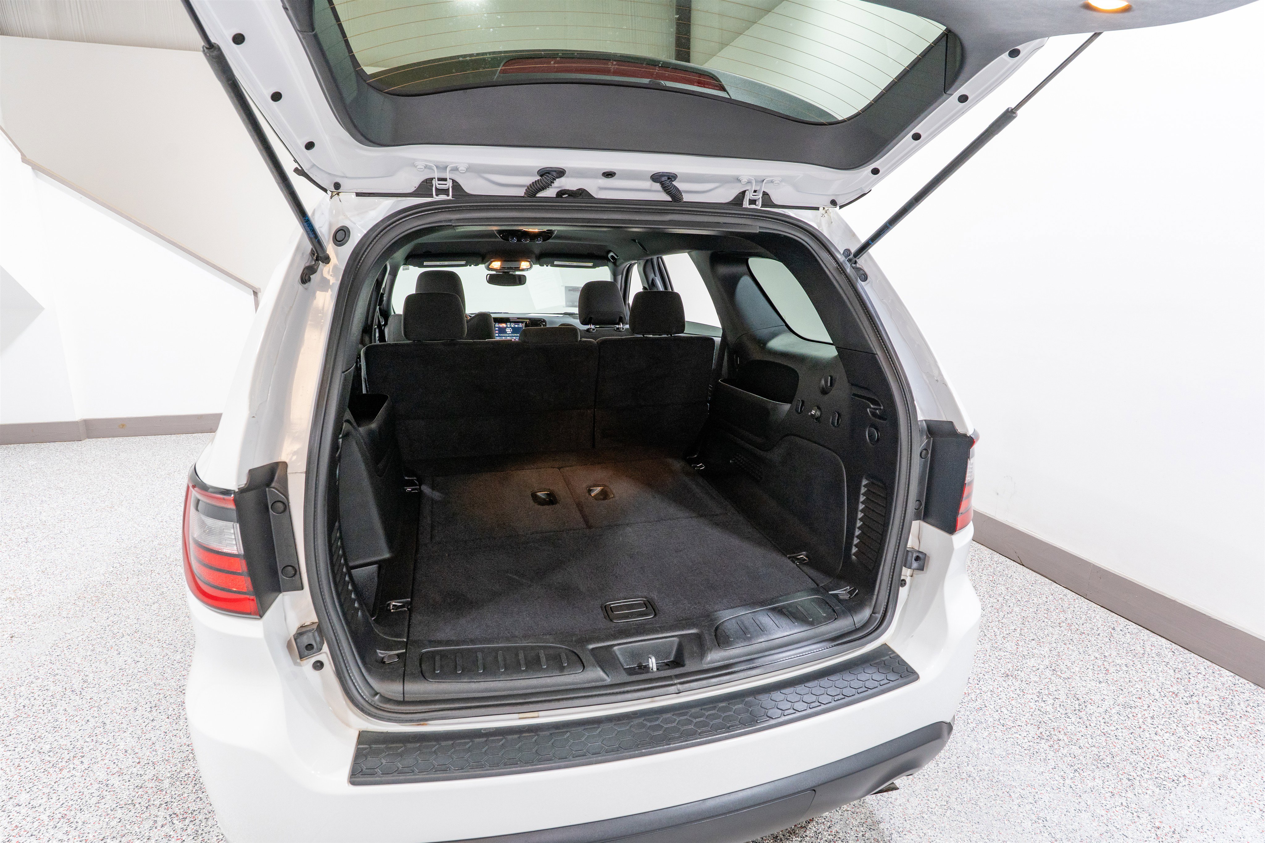 Used 2023 Dodge Durango SXT image 29