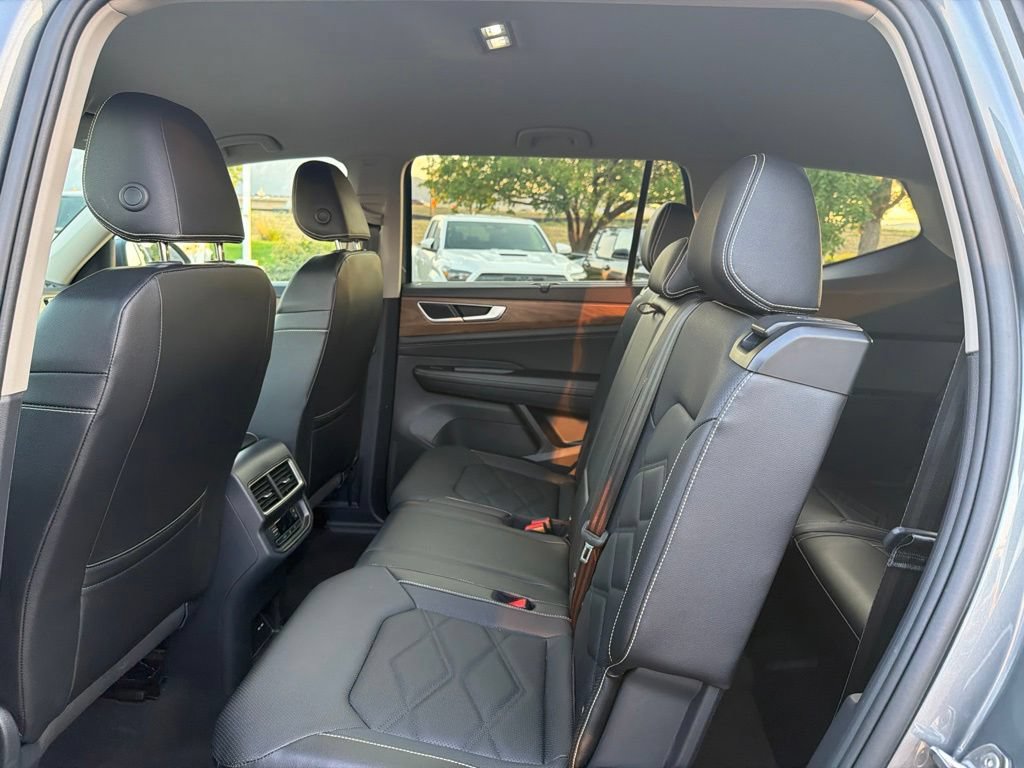 Used 2025 Volkswagen Atlas SE AWD/4WD image 21