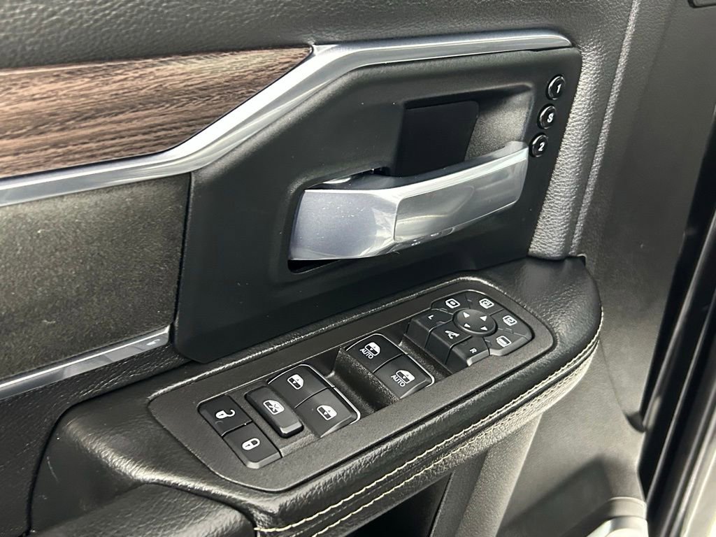 Used 2025 RAM 3500 Laramie image 36