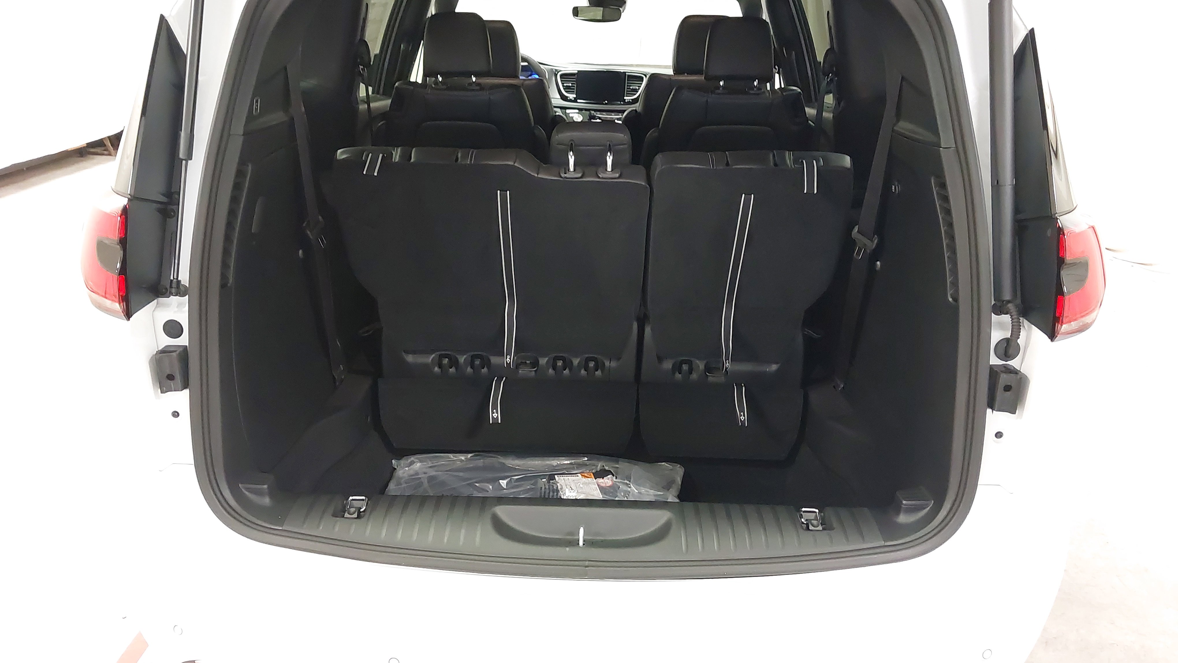 New 2026 Chrysler Pacifica Select image 27