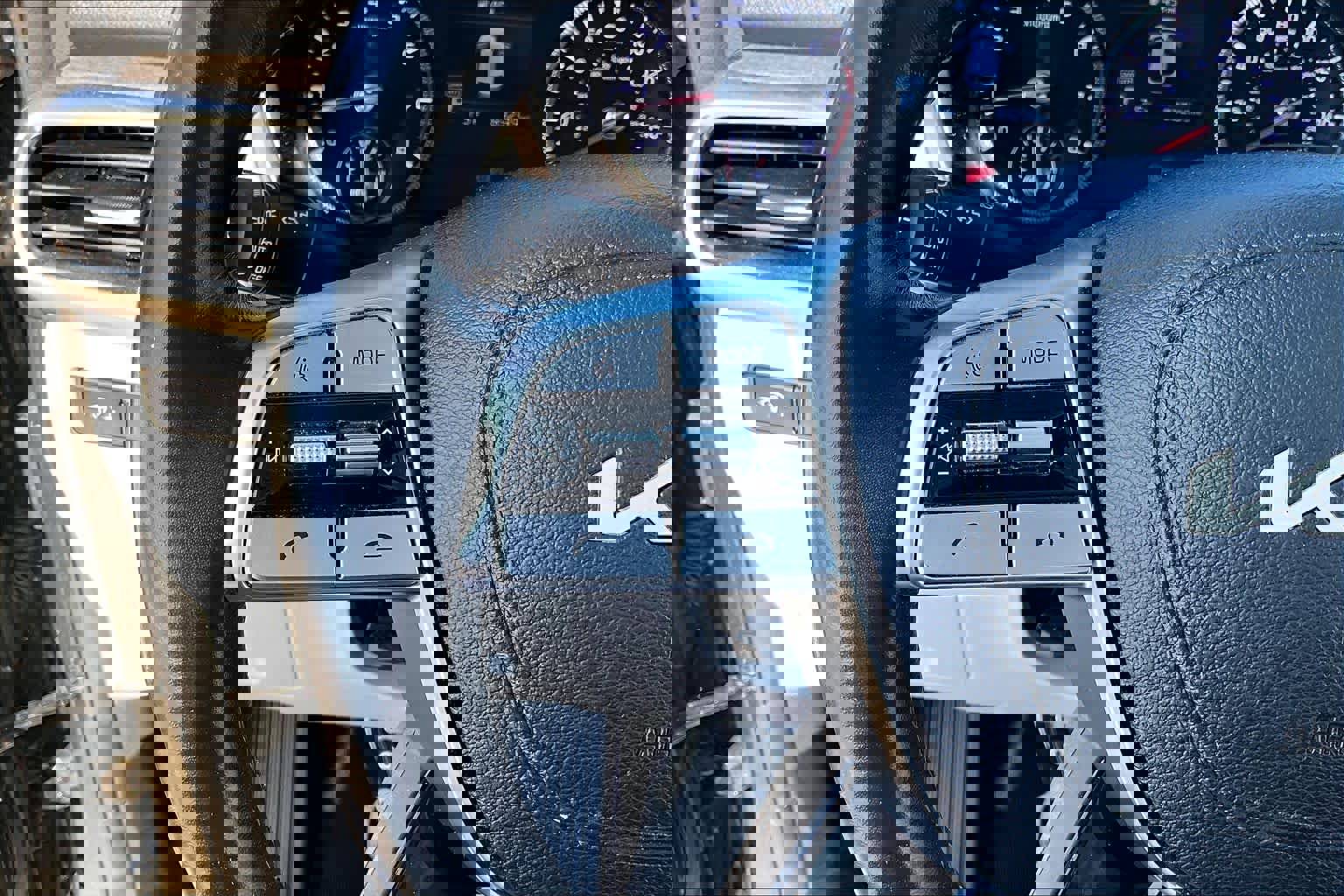 Used 2022 Kia Telluride EX w/ EX Premium Package image 24