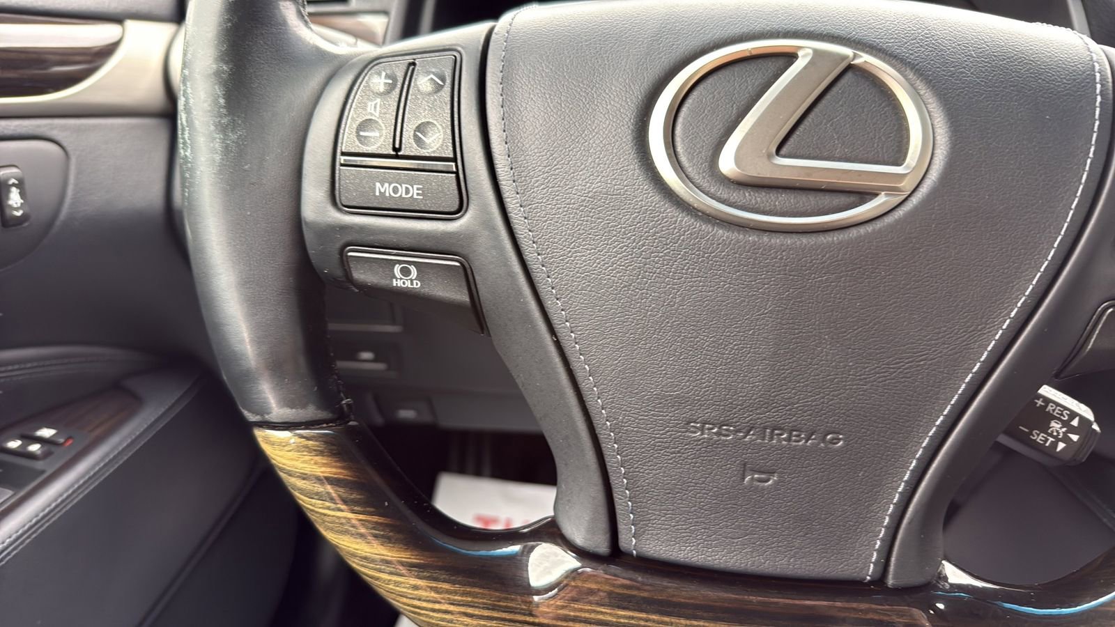 Used 2016 Lexus LS 460 w/ Comfort Package image 16