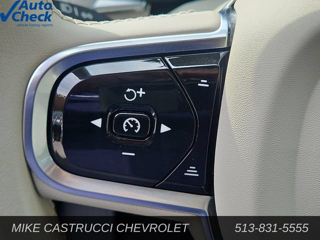 Used 2023 Volvo XC60 B5 Plus AWD/4WD image 13