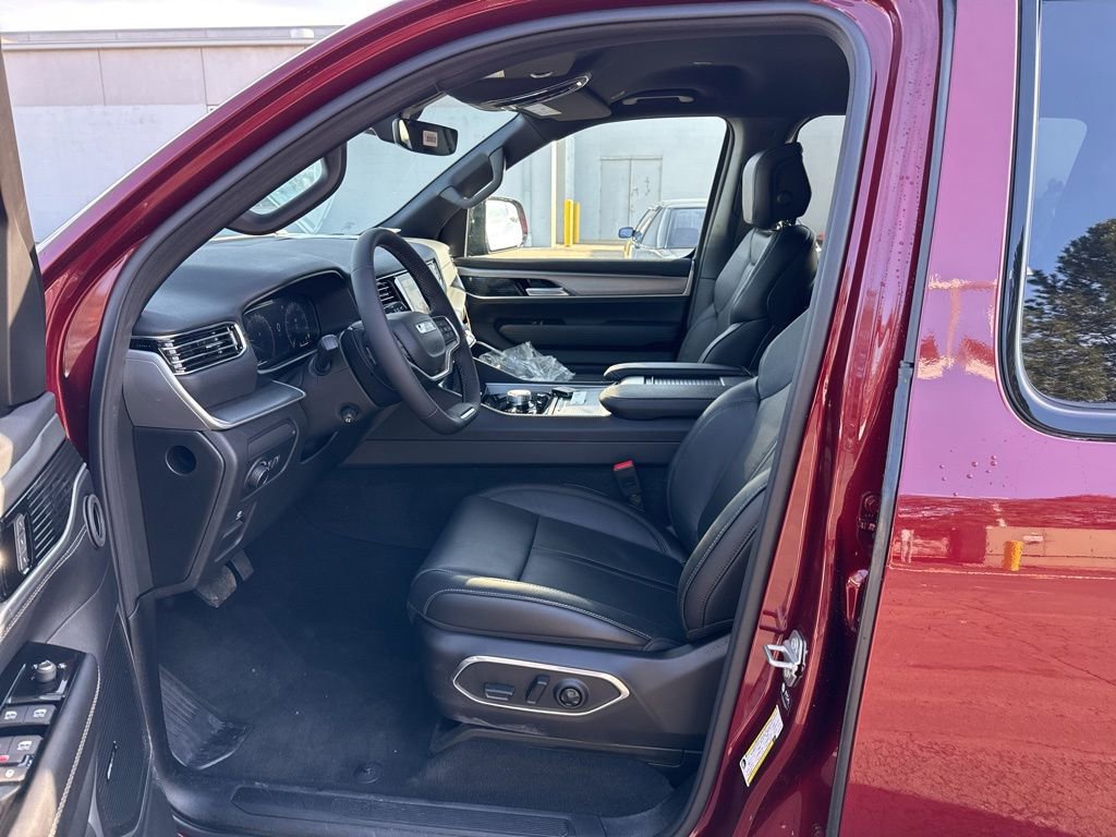 New 2026 Jeep Grand Wagoneer L 4WD image 17