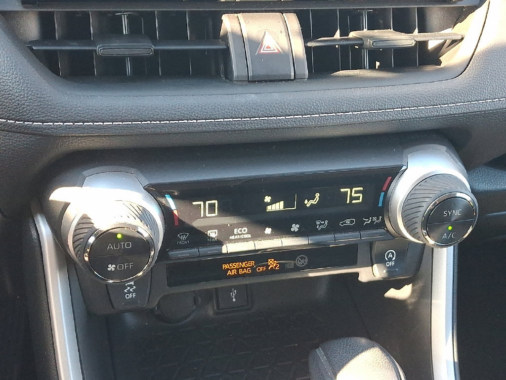 Certified 2022 Toyota RAV4 XLE AWD/4WD image 16