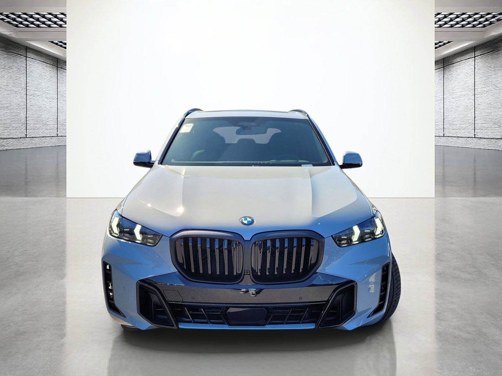 New 2026 BMW X5 xDrive40i w/ M Sport Package AWD/4WD image 3