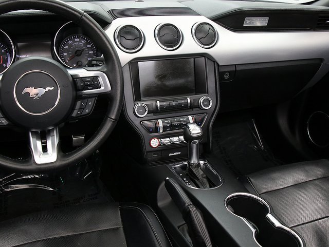 Used 2017 Ford Mustang Premium image 14