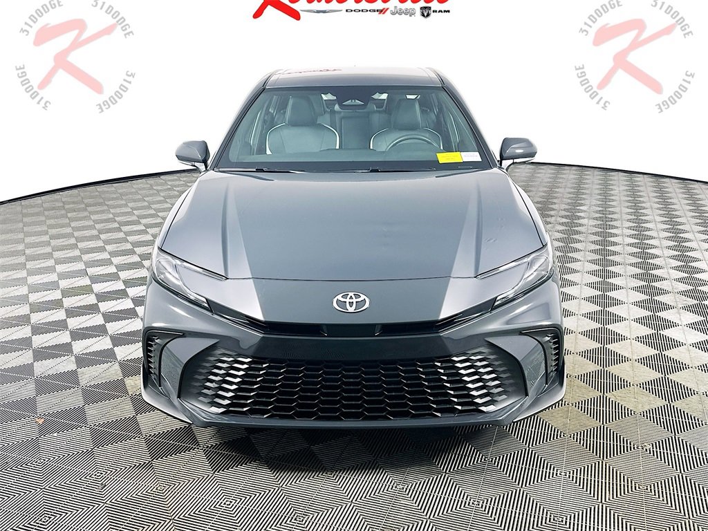 Used 2025 Toyota Camry SE image 2