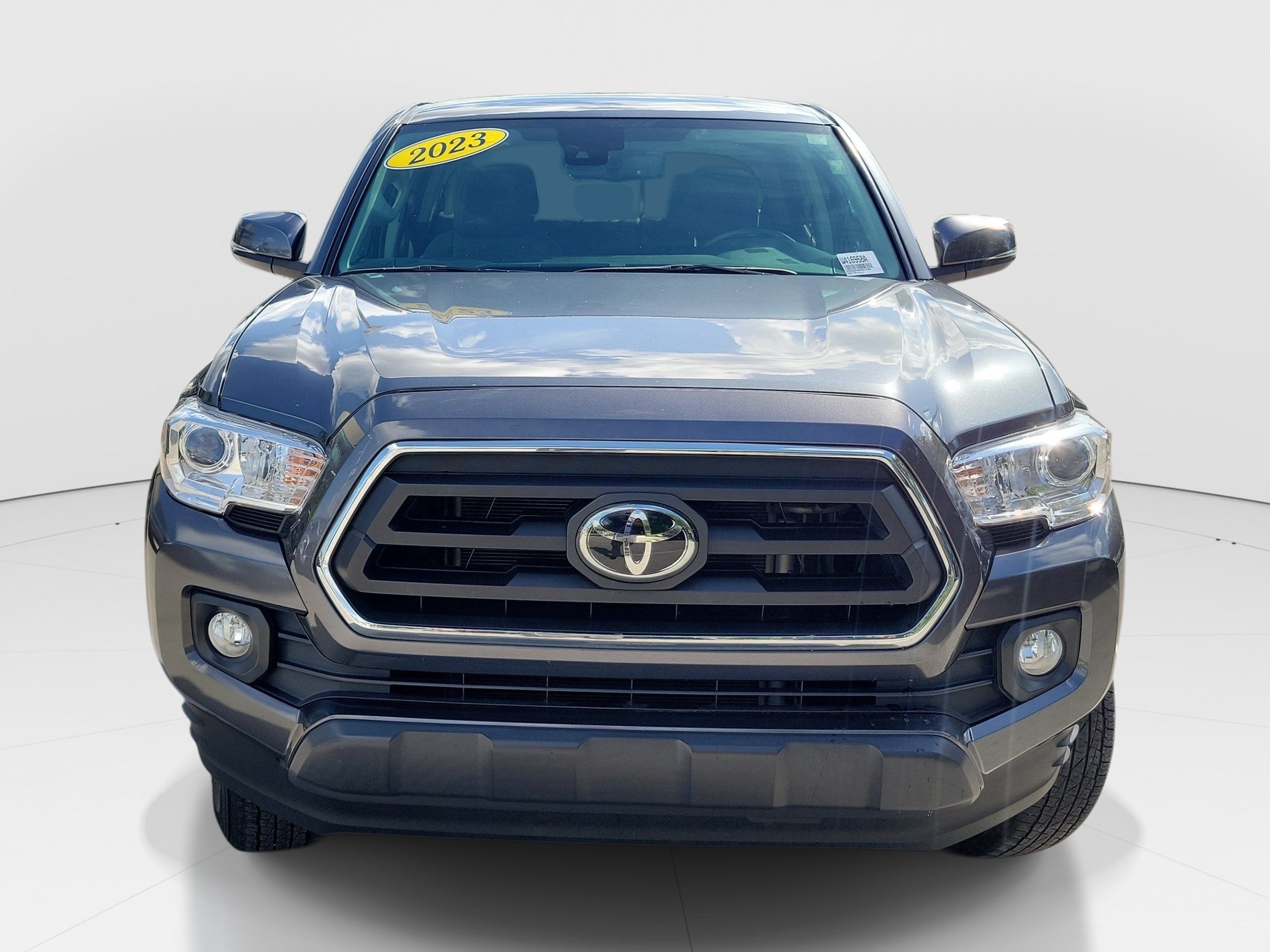 Used 2023 Toyota Tacoma SR5 w/ Technology Package RWD image 2