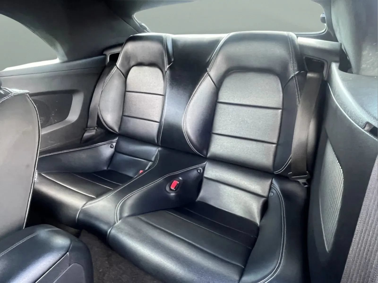 Used 2016 Ford Mustang Premium RWD image 13