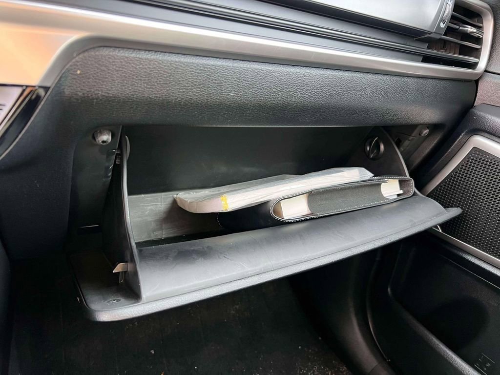 Used 2023 Kia Telluride LX image 32