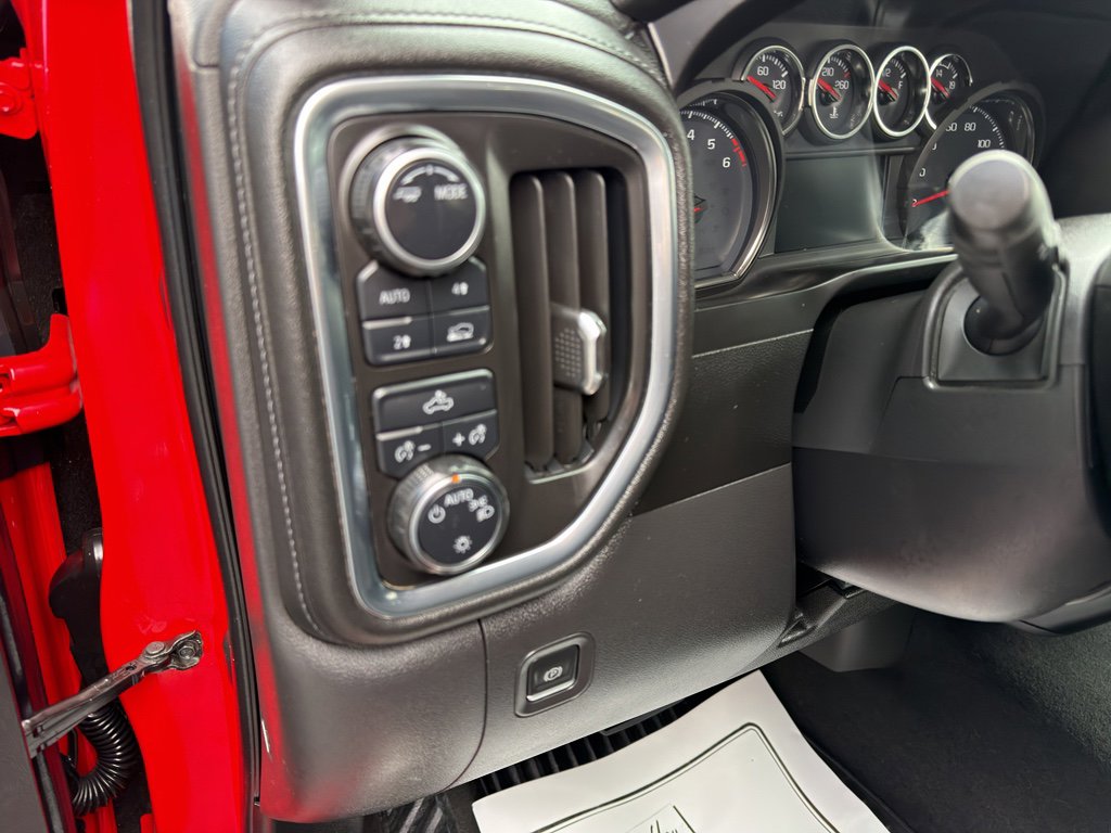 Used 2020 Chevrolet Silverado 1500 LT image 16