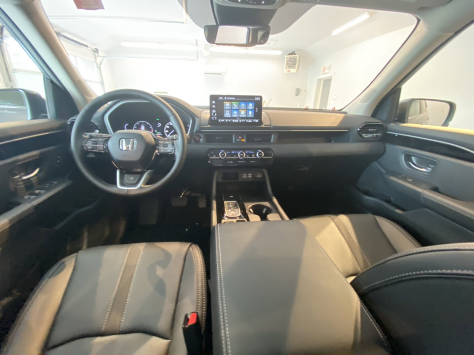Used 2025 Honda Pilot EX-L image 29