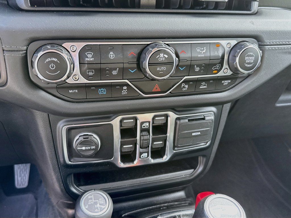 Used 2024 Jeep Wrangler High Altitude AWD/4WD image 17