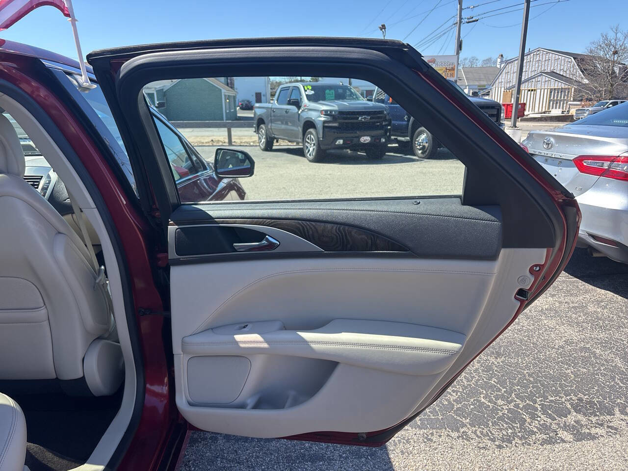 Used 2017 Lincoln MKZ Reserve w/ Climate Package image 34