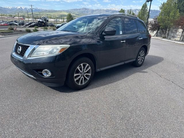 Used 2016 Nissan Pathfinder SV w/ Trailer Tow Package AWD/4WD image 1